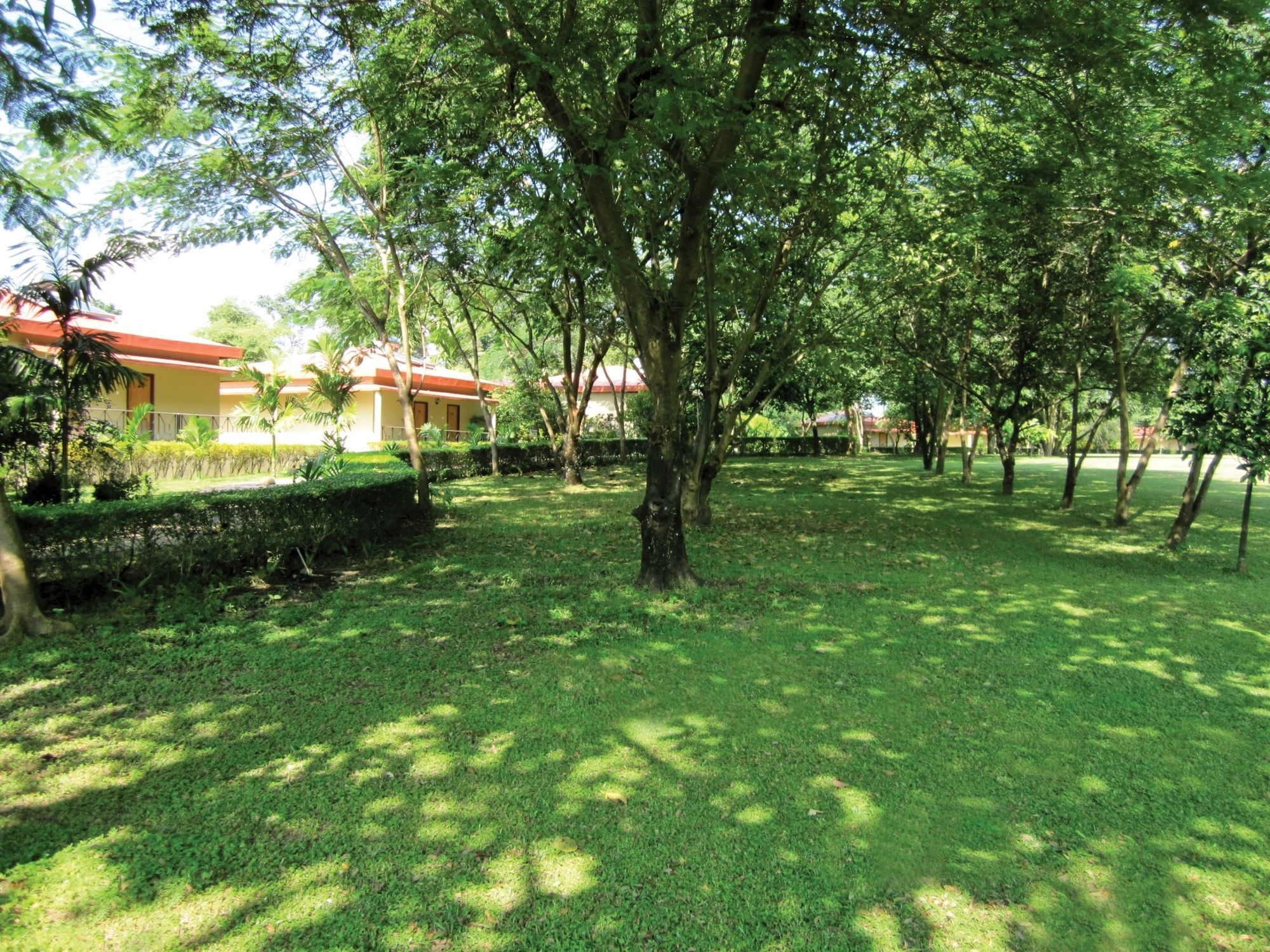 Sinclairs Retreat Dooars, Chalsa Hotel Exterior photo